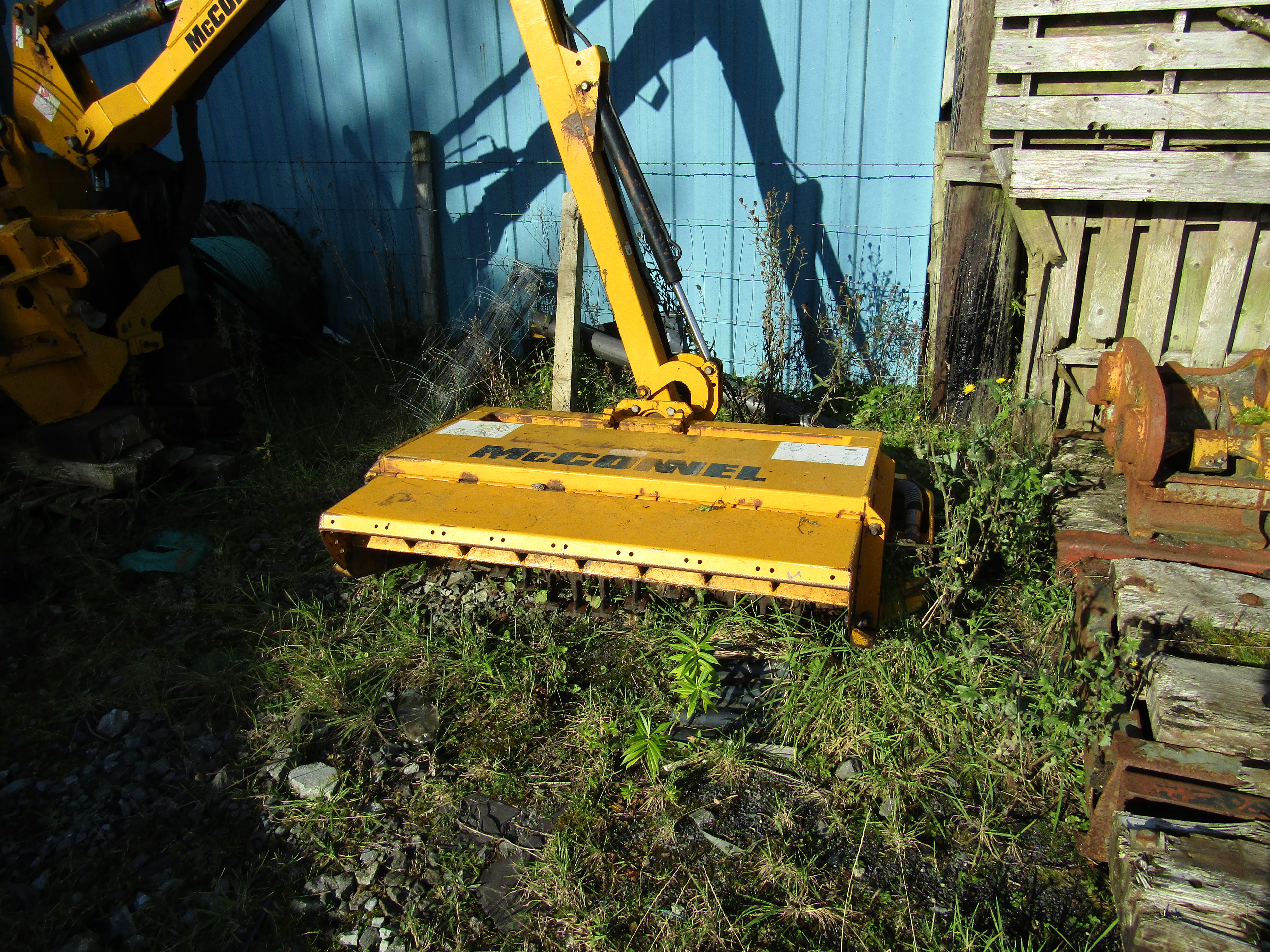 declan mc ellin plant hire logo